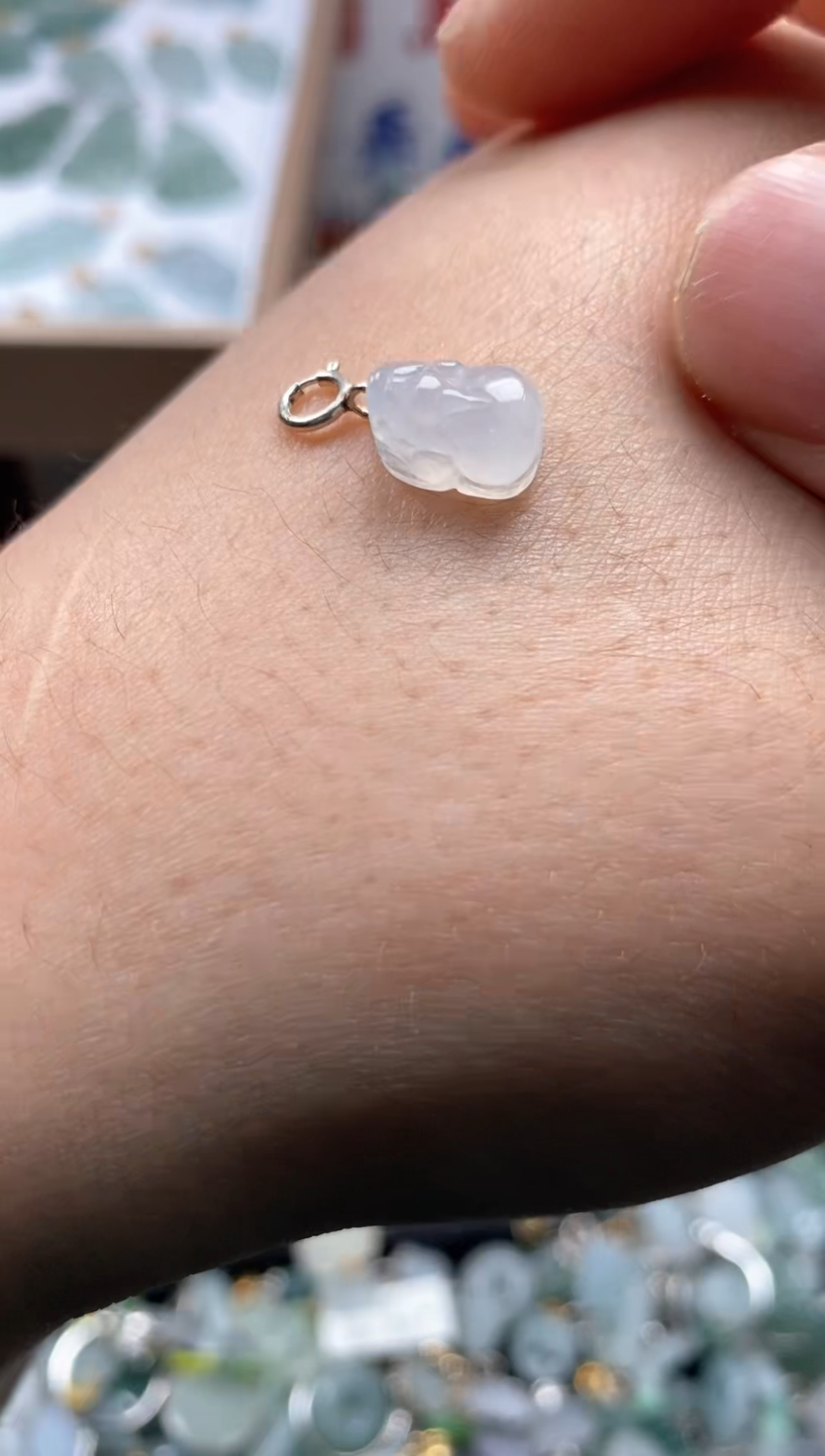 【闪购商品】翡翠颈饰未镶嵌哥哥