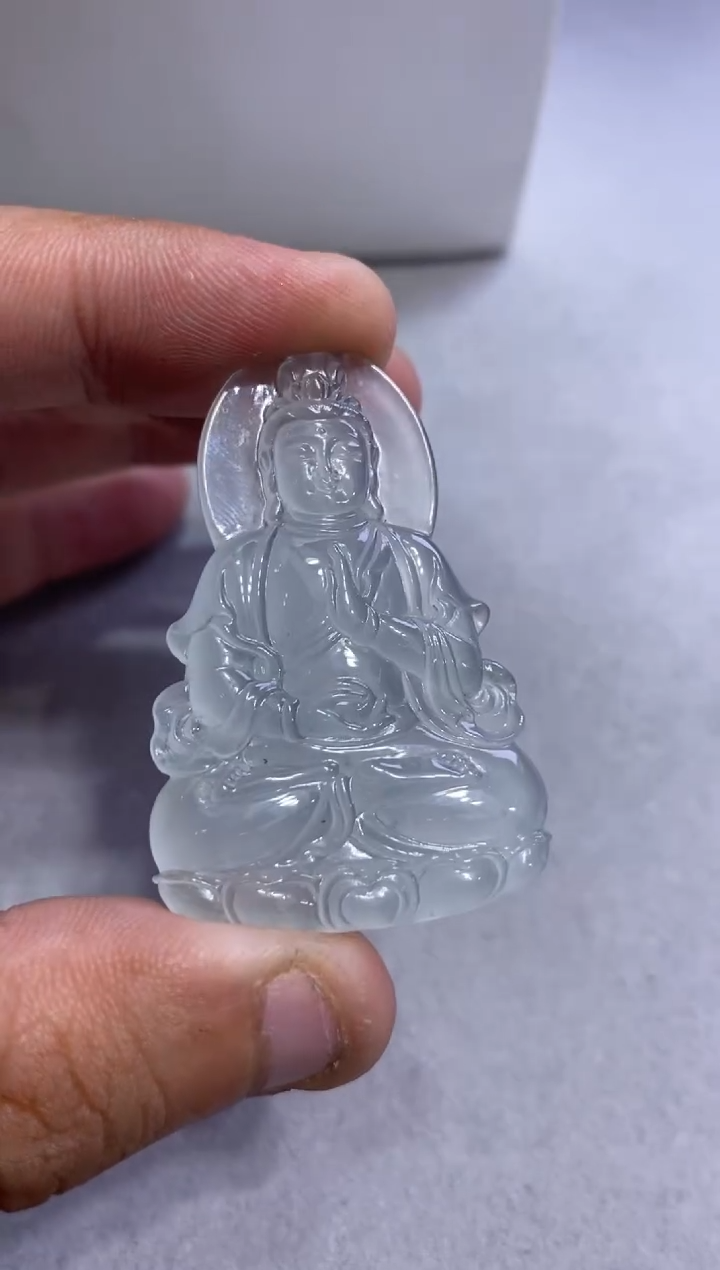 吊坠(不含链)未镶嵌翡翠观音8800  50.0  32.7  4.7