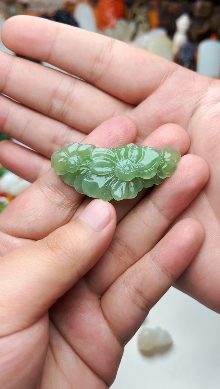 【闪购商品】和田玉颈饰未镶嵌花01