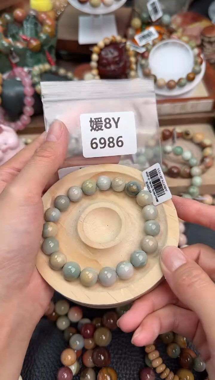 【闪购商品】石英质玉手链未镶嵌8Y6986