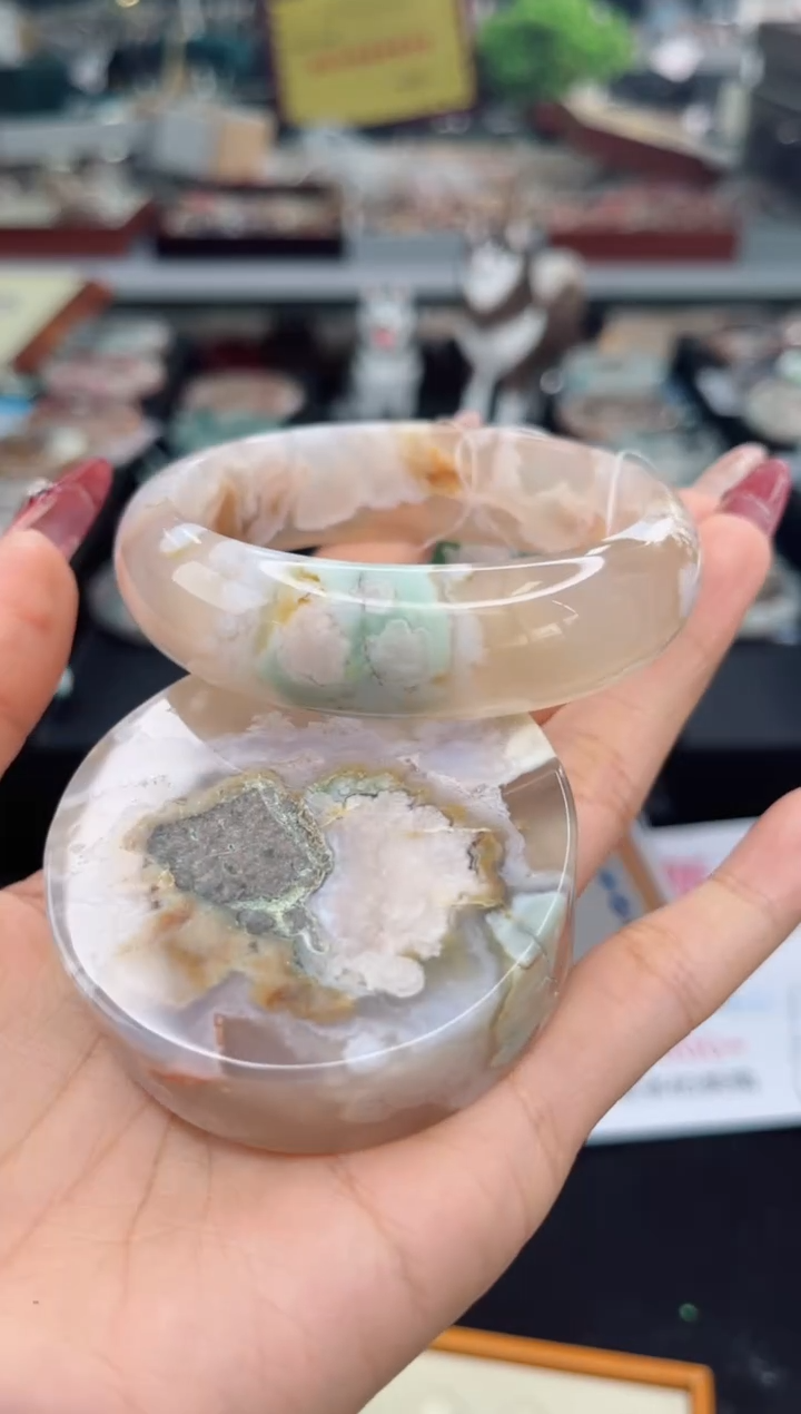 【闪购商品】石英质玉手镯未镶嵌58圈口（赠品镯心）6536162