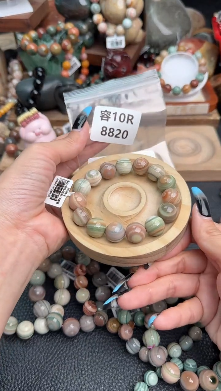 【闪购商品】石英质玉手链未镶嵌10R8820