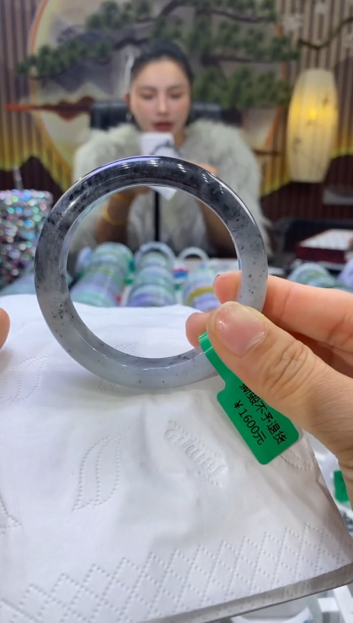 【闪购商品】翡翠手镯未镶嵌多人004467