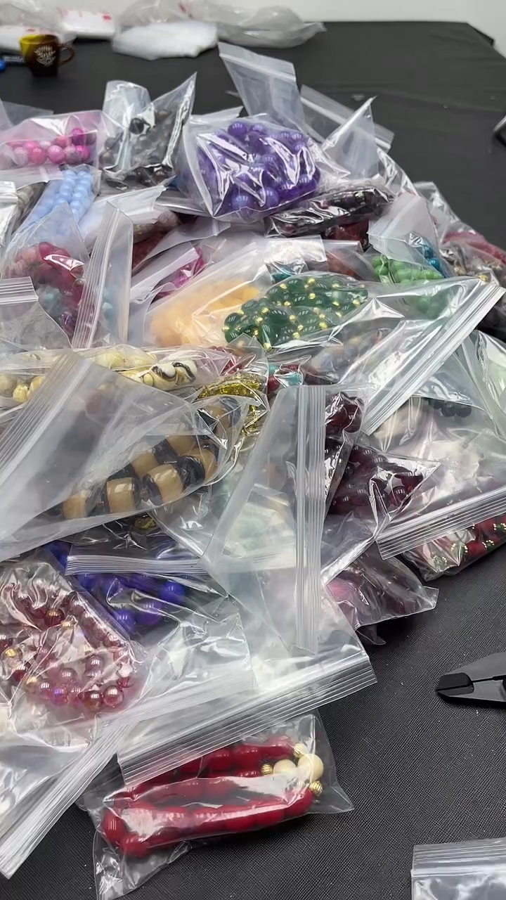 【闪购商品】硅化珊瑚手链未镶嵌66