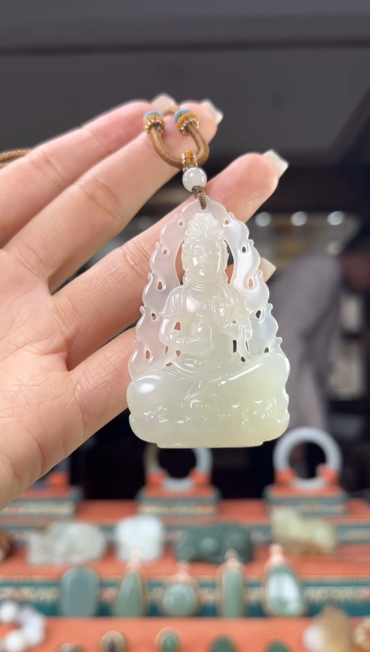 颈饰未镶嵌和田玉佩佩