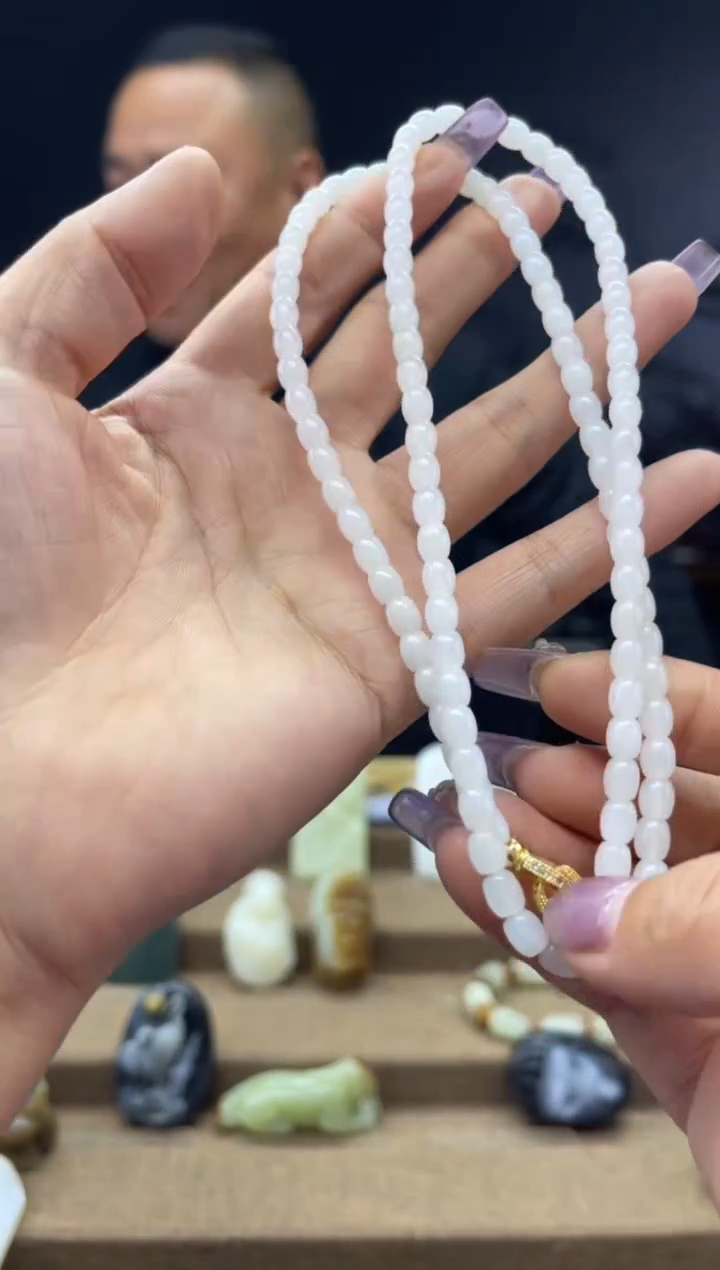 颈饰未镶嵌和田玉1