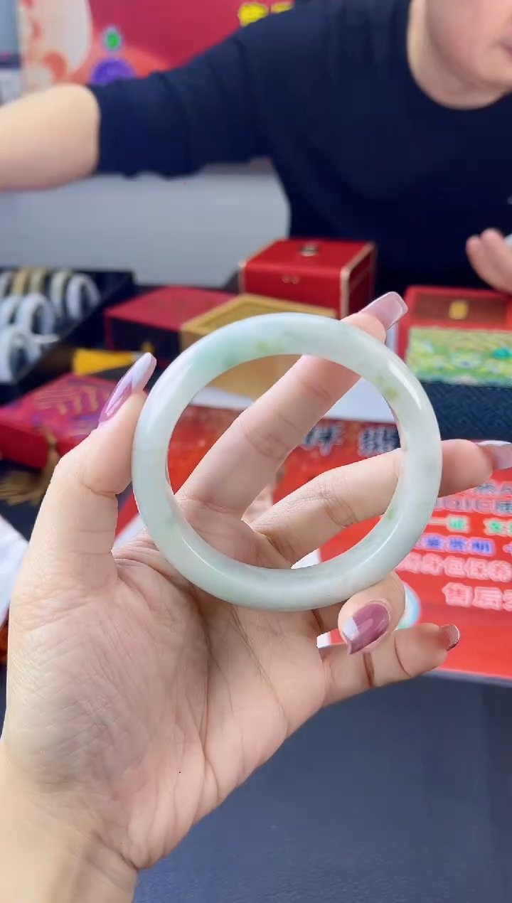 【闪购商品】翡翠手镯未镶嵌翡翠1