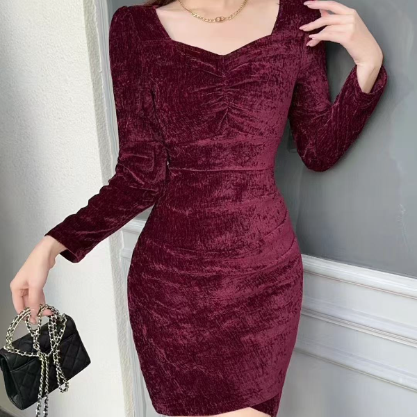 方领V领连衣裙性感丝绒抹胸裙裙子春季包臀时尚