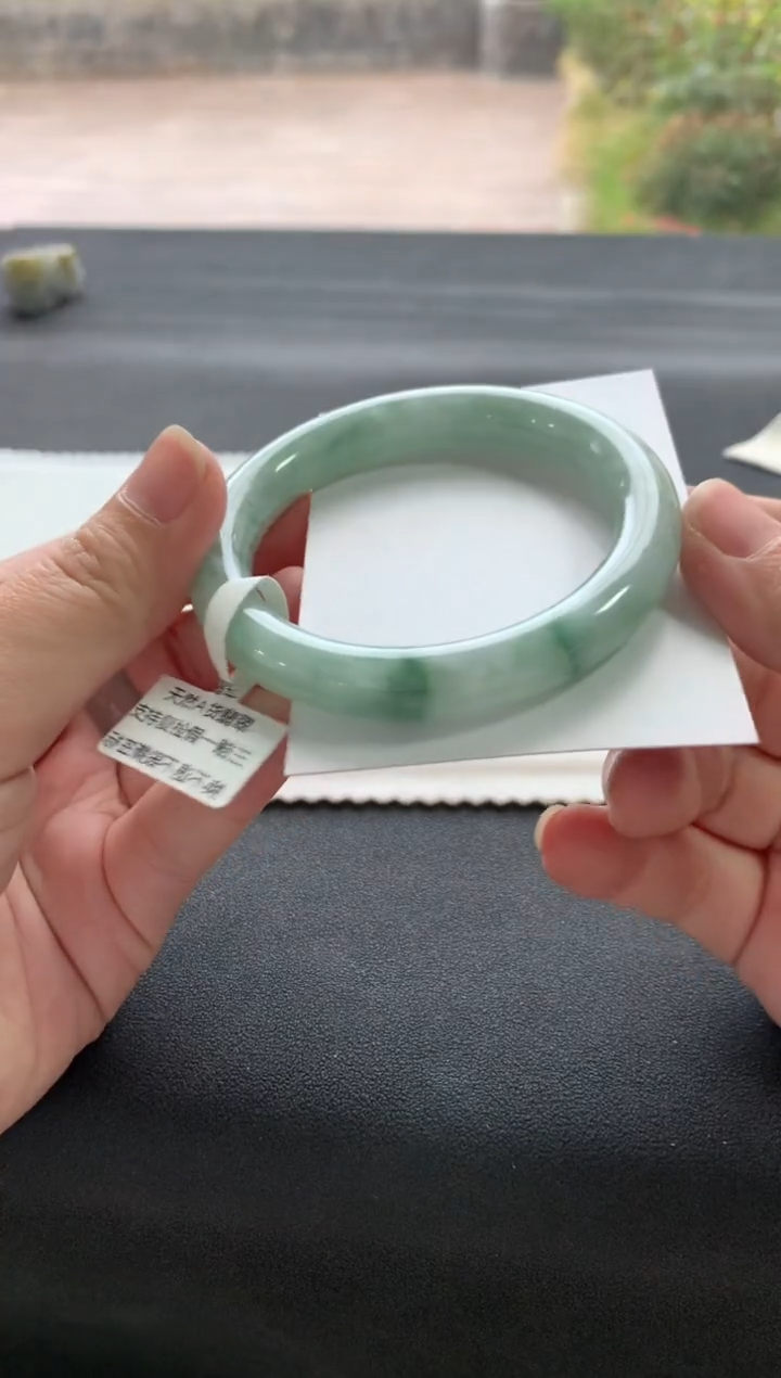 【闪购商品】翡翠手镯未镶嵌55圆条Y77买断