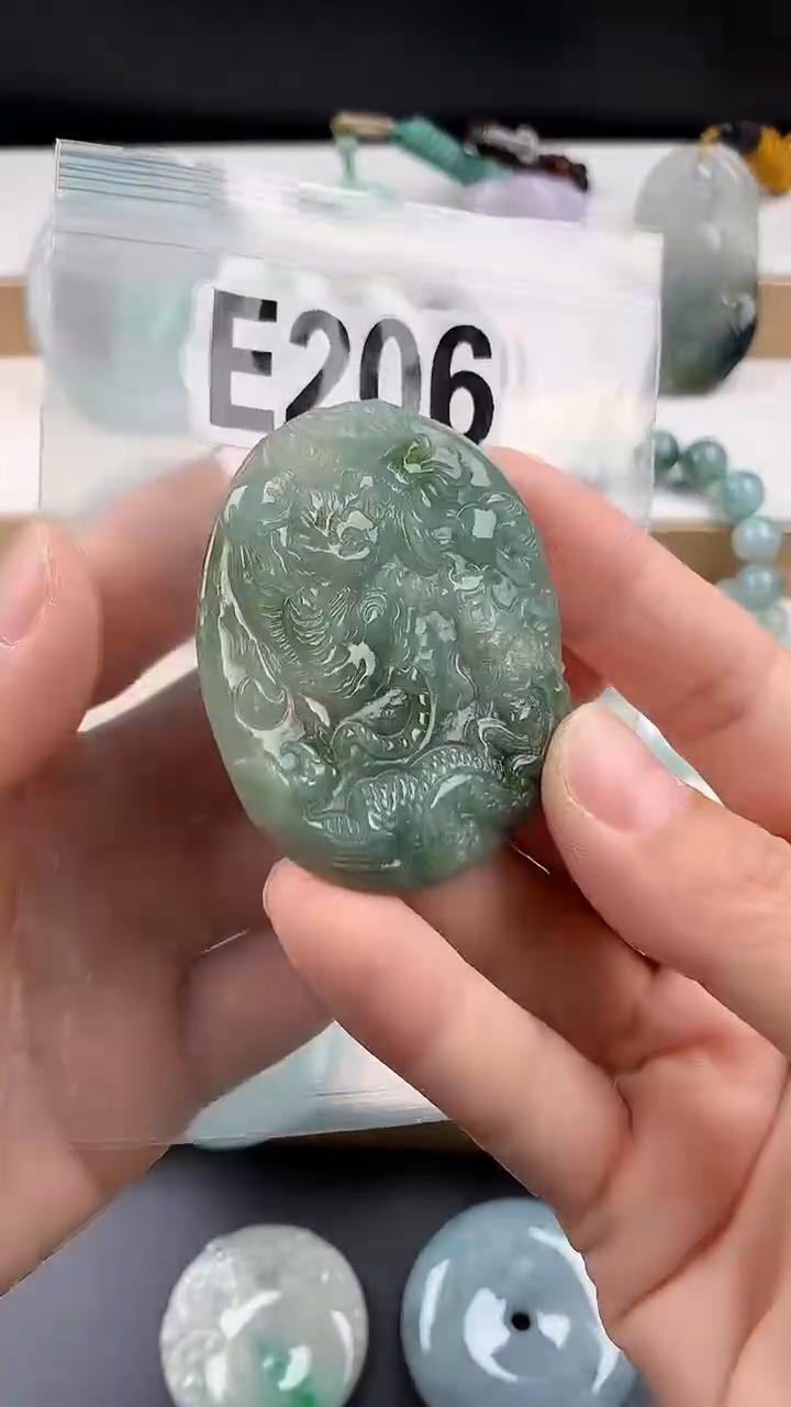 颈饰未镶嵌翡翠天然翡翠吊坠挂件