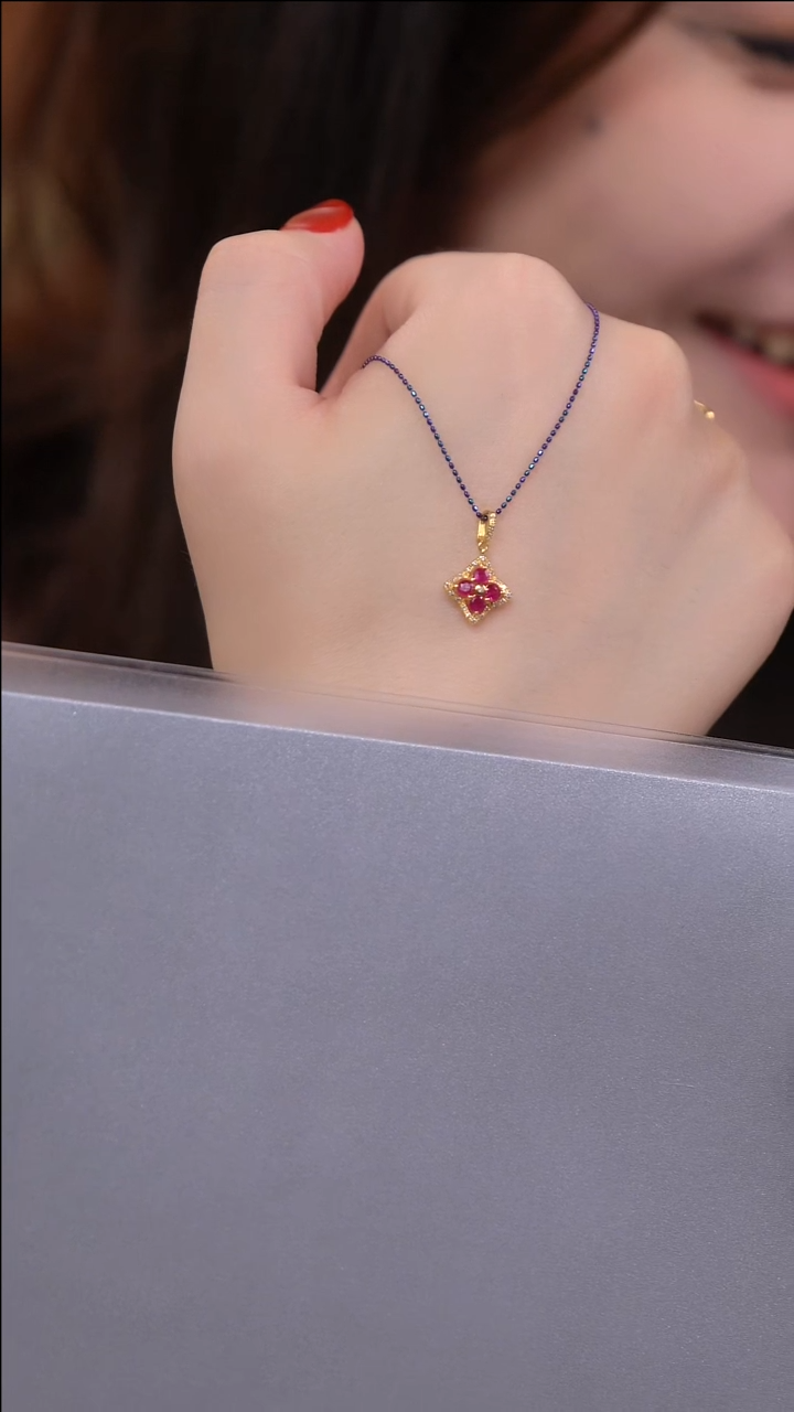 18K金镶嵌吊坠(不含链)红宝石四叶吊坠