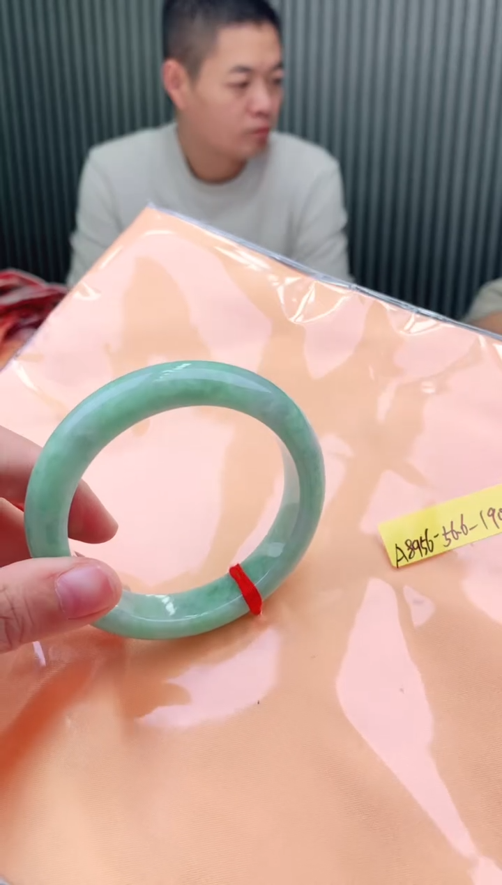 未镶嵌手镯翡翠56+