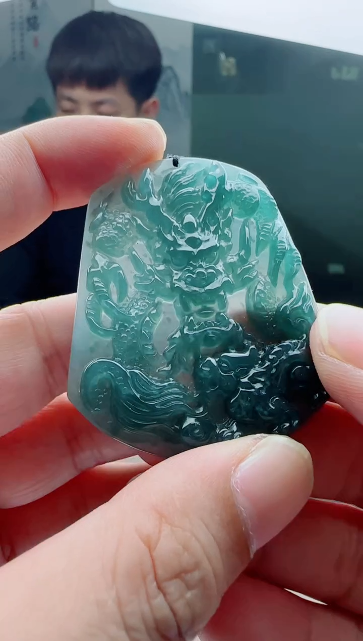 【闪购商品】翡翠颈饰未镶嵌方龙