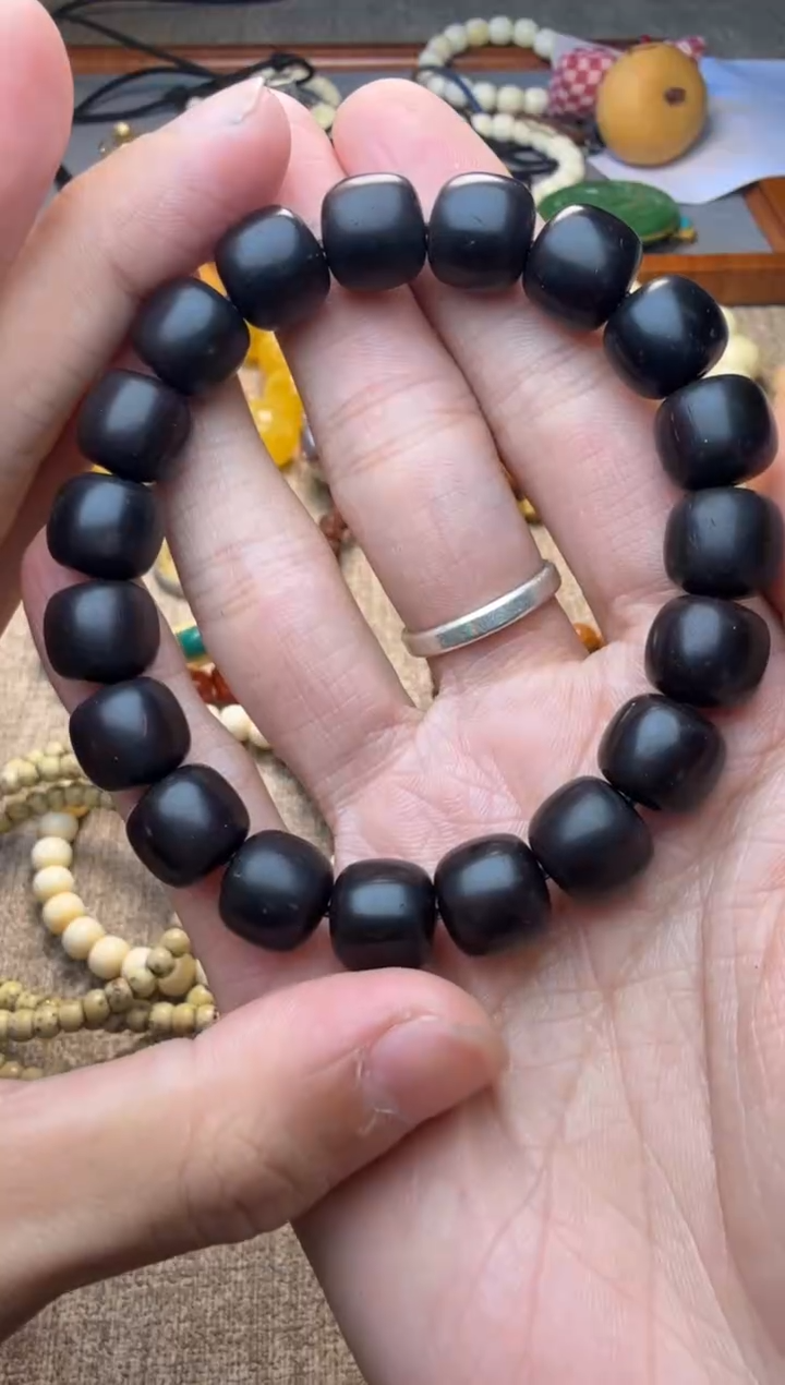 手串椰蒂听**蝉野地手串