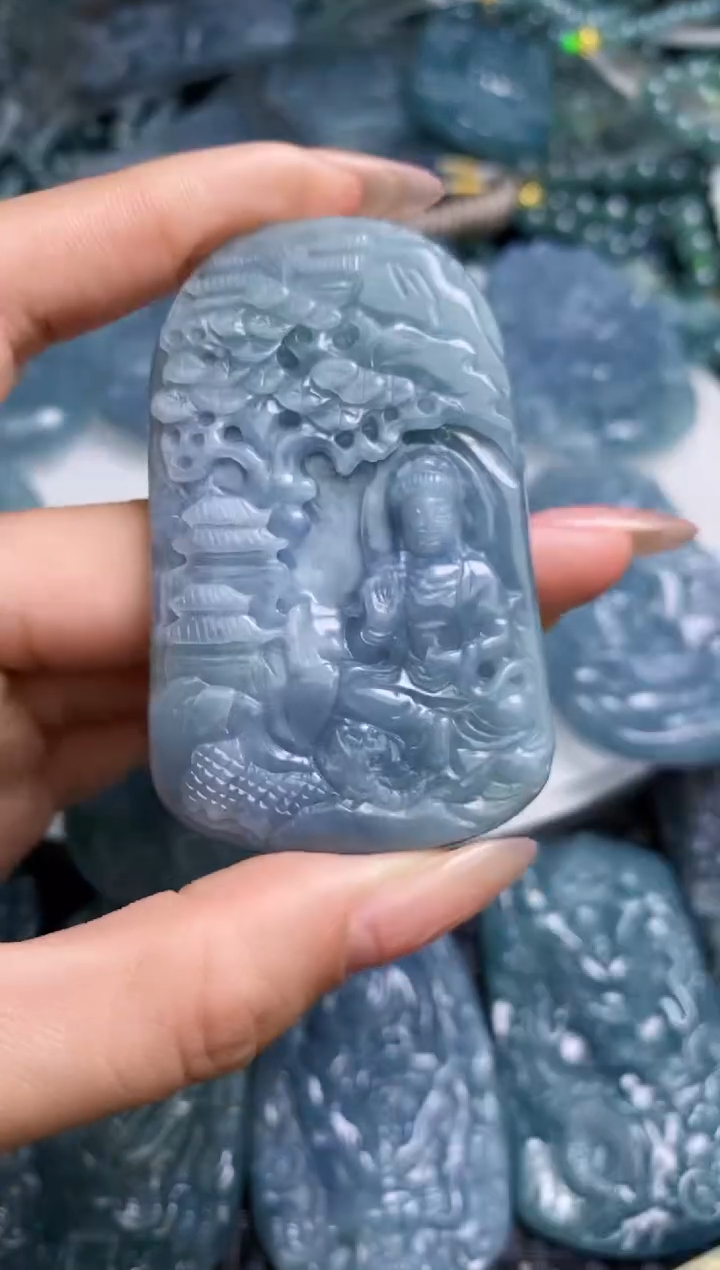 【闪购商品】翡翠颈饰未镶嵌          
