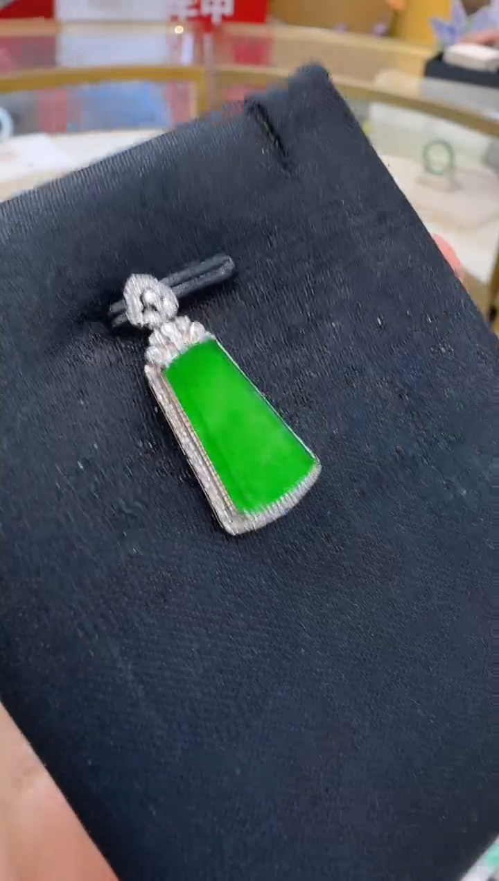 翡翠18K金镶嵌吊坠(不含链)多样性团购发一件