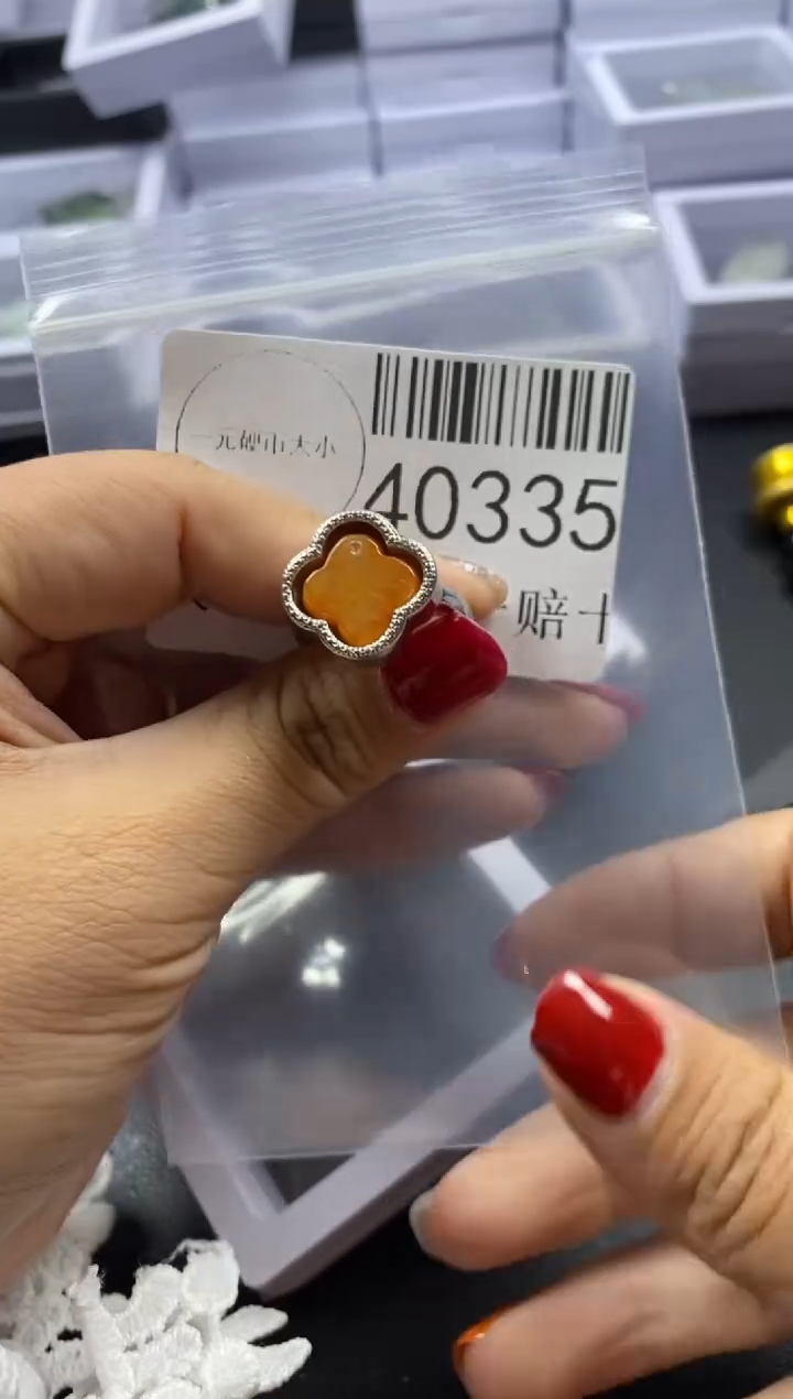 【闪购商品】翡翠吊坠(不含链)未镶嵌40335