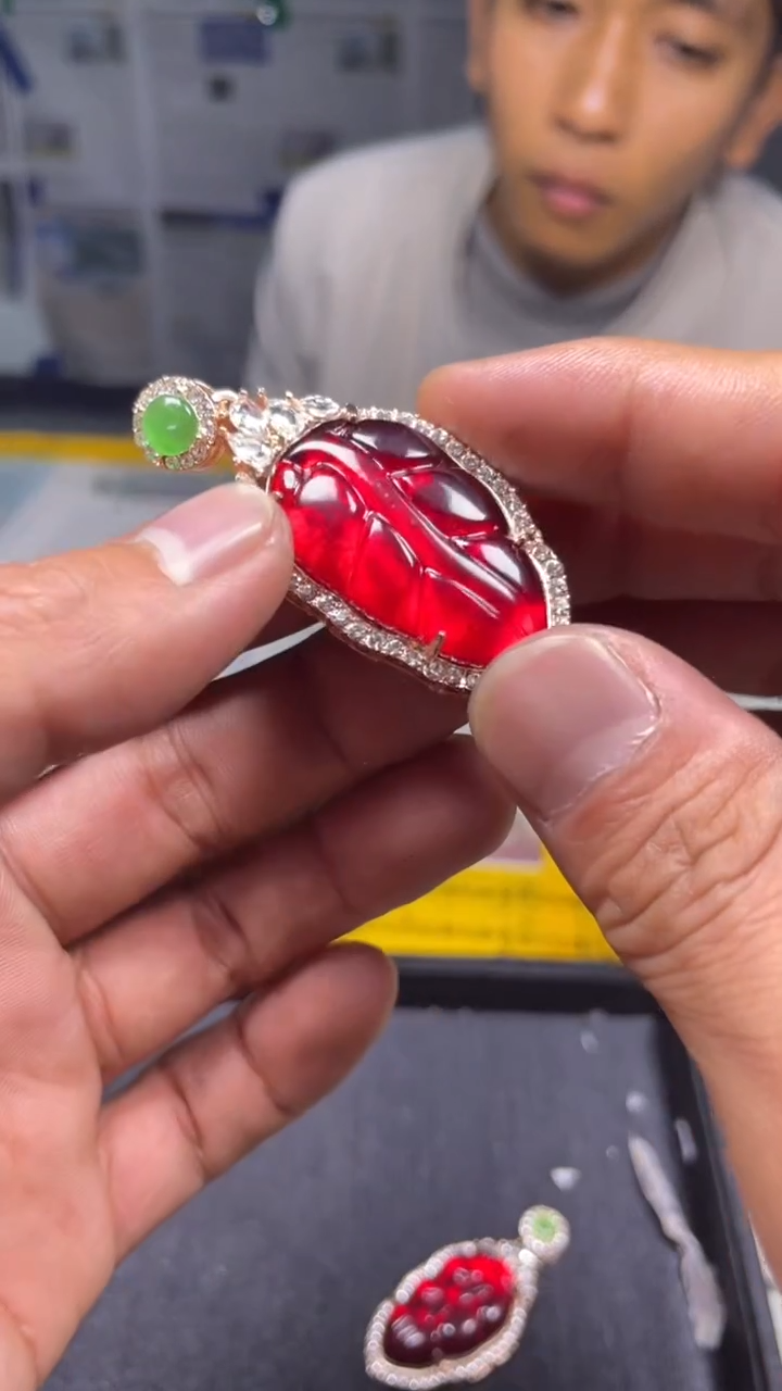 时尚精美高端吊坠叶子48