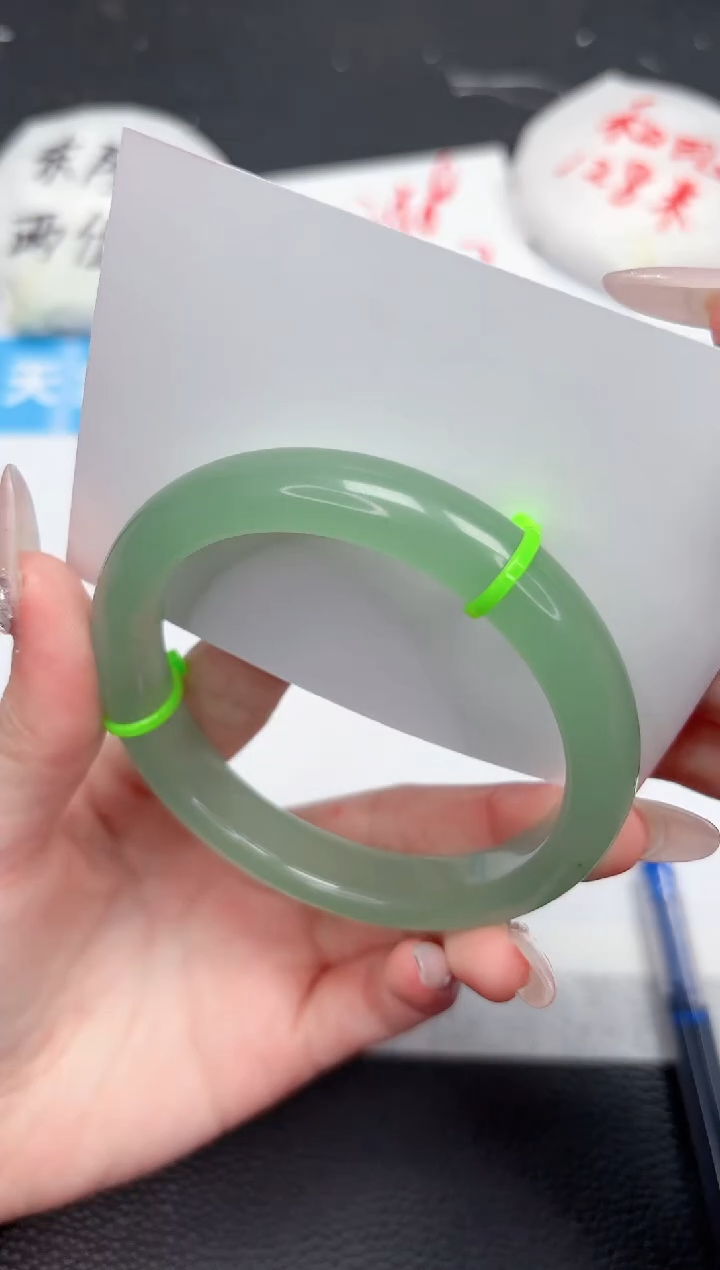 【闪购商品】石英质玉手镯未镶嵌12-60.8