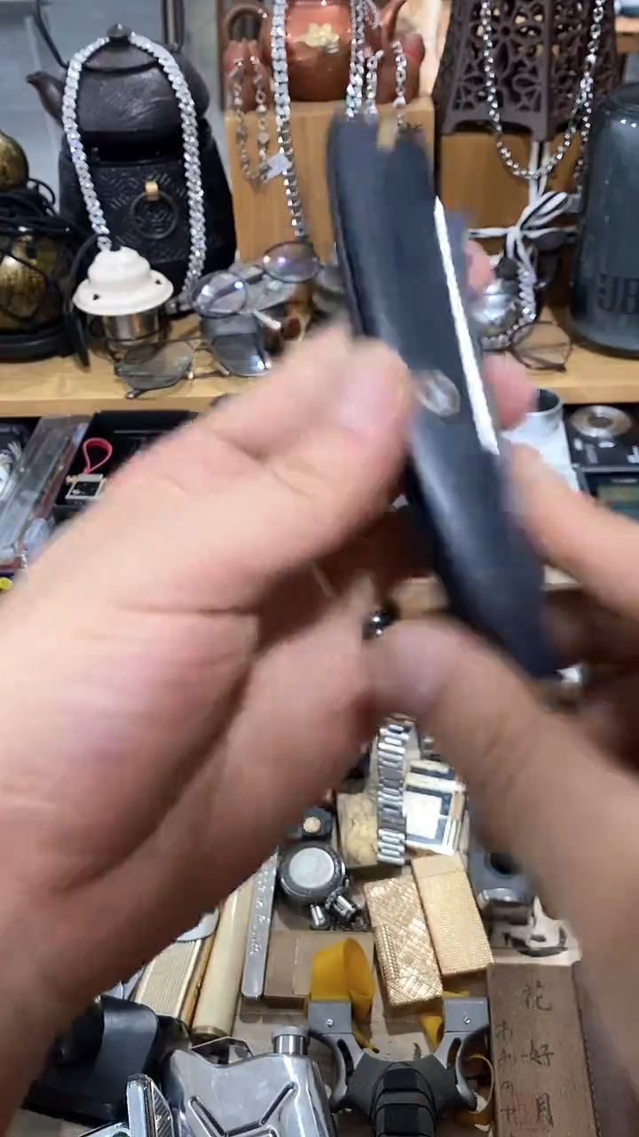 瓷片闪购商品  如图所示