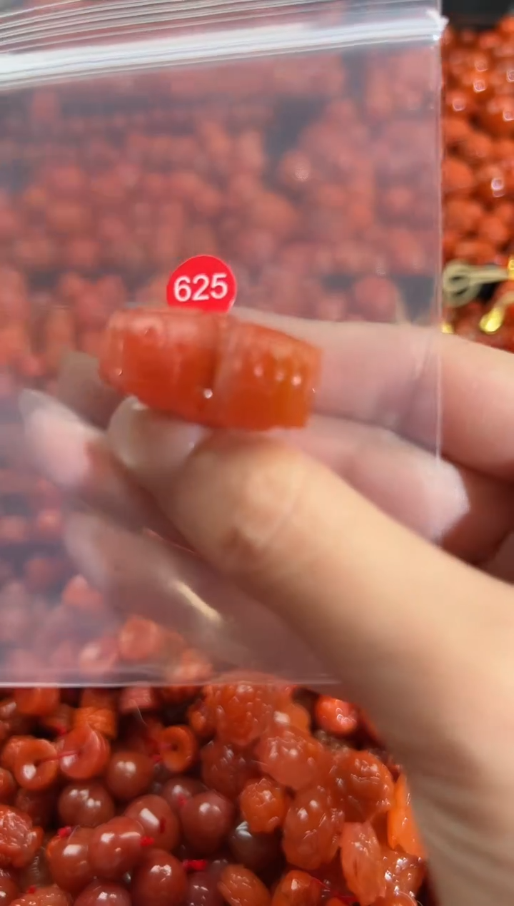 颈饰未镶嵌南红玛瑙1