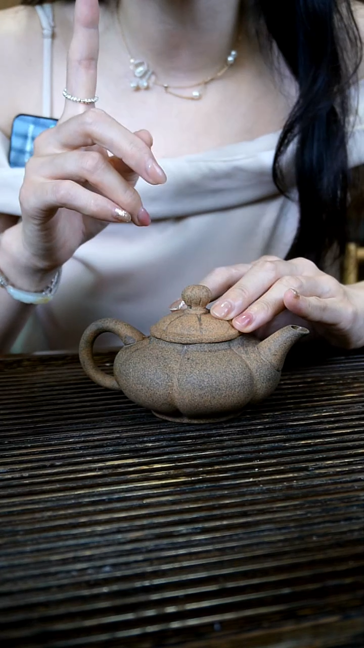 原矿老岩泥 黄泥段 翘嘴南瓜壶