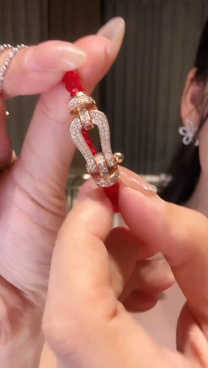 18K金镶嵌吊坠钻石AY0183