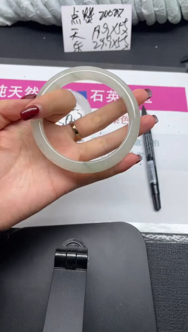 未镶嵌手镯石英质玉163-64