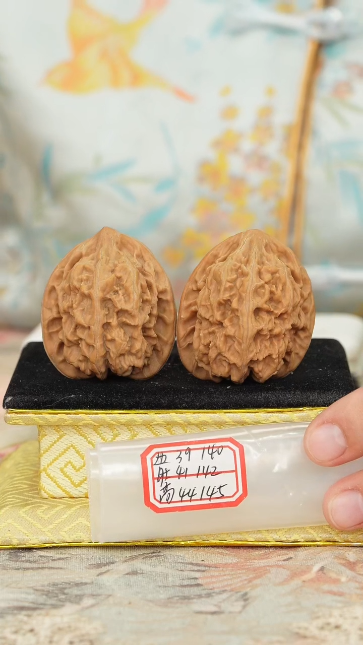 【闪购商品】文玩核桃把件马蹄