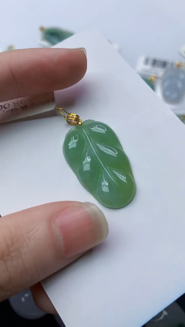 【闪购商品】翡翠颈饰18K金镶嵌70.........