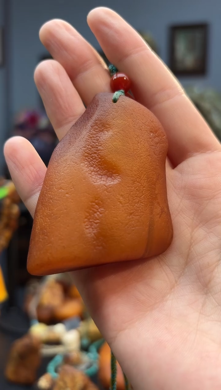 琥珀颈饰未镶嵌吊坠