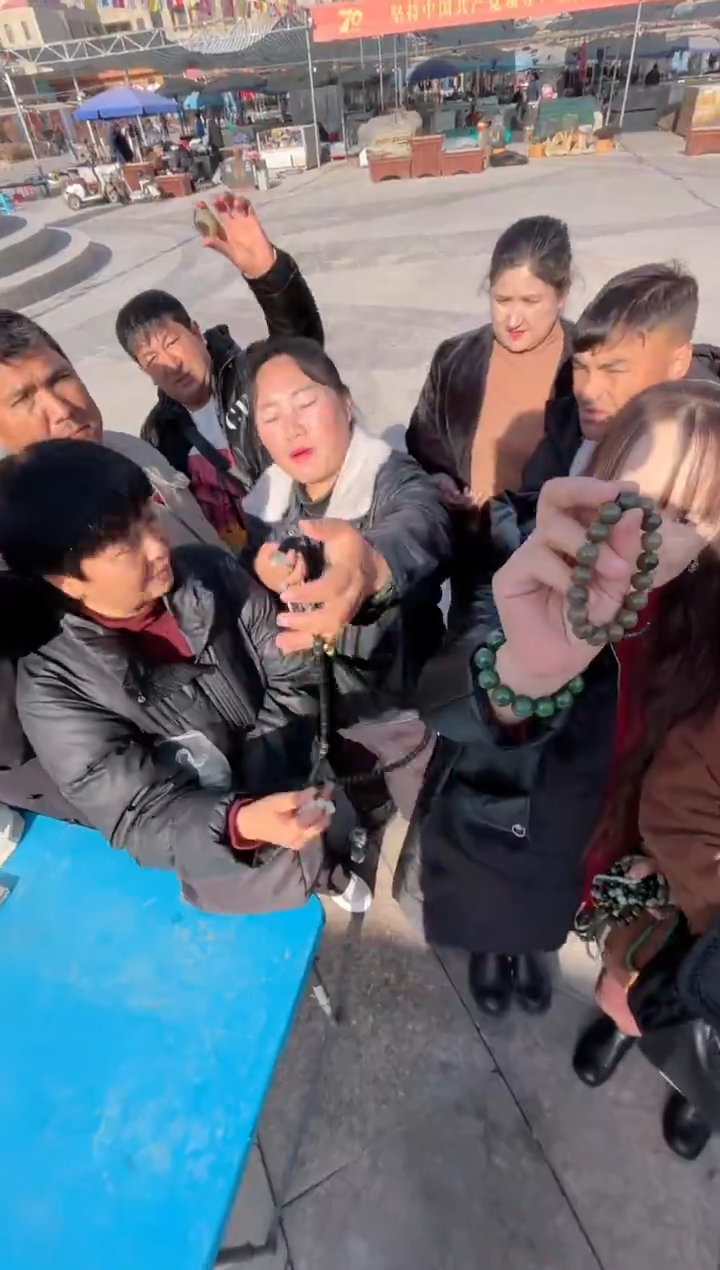 未镶嵌和田玉（糖玉）挂件和田玉