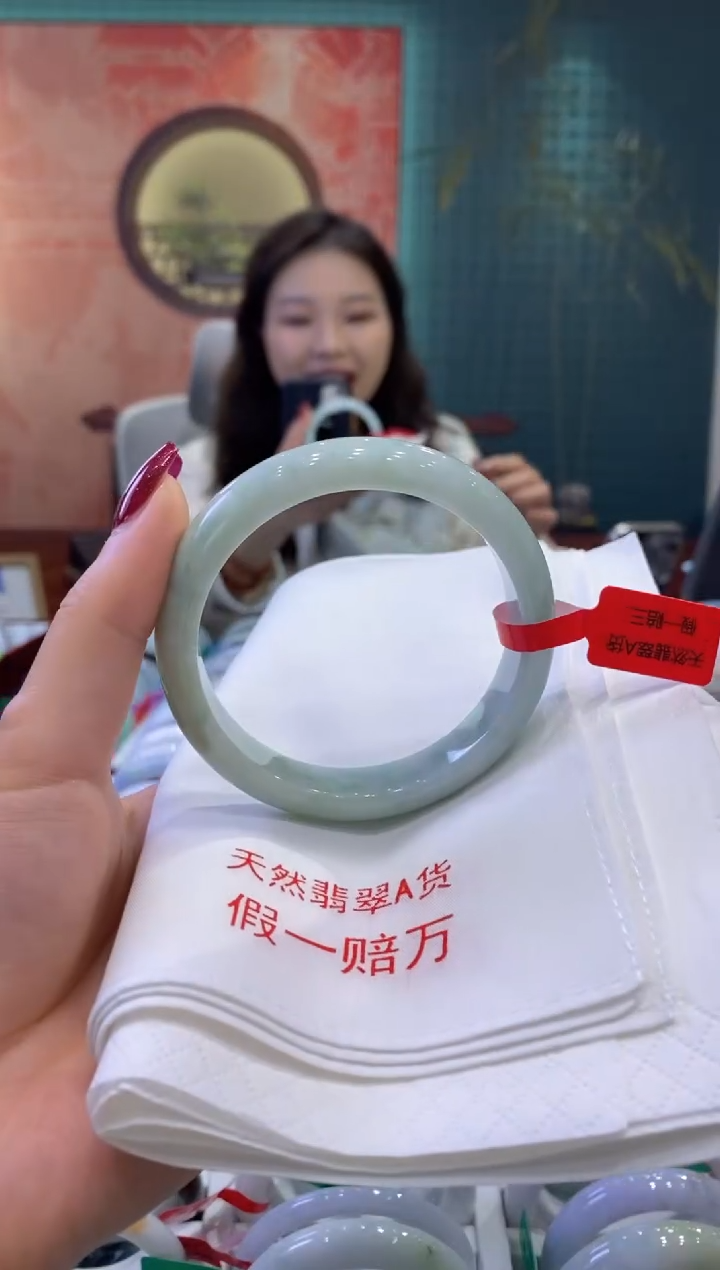 【闪购商品】翡翠手镯未镶嵌多人07104