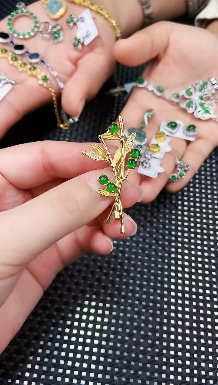 【闪购商品】翡翠吊坠(不含链)未镶嵌11111111