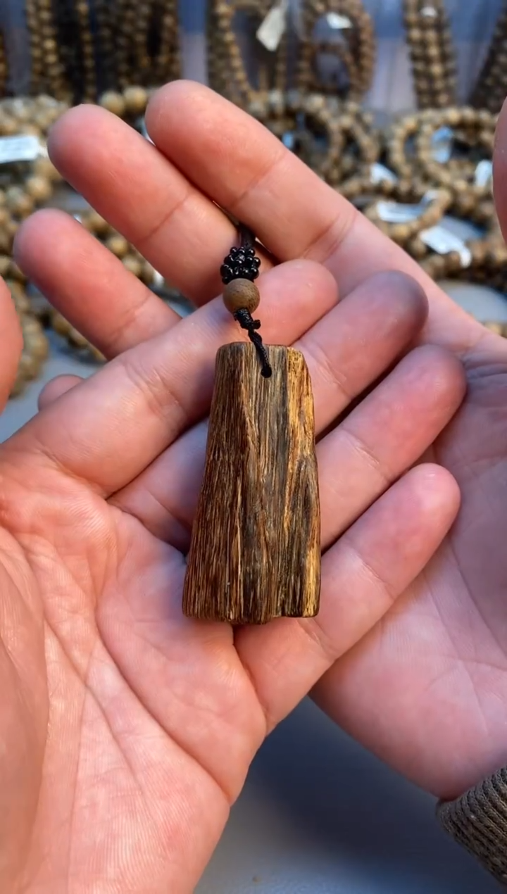 沉香吊坠越南吊坠留疤虫漏多样性发其一