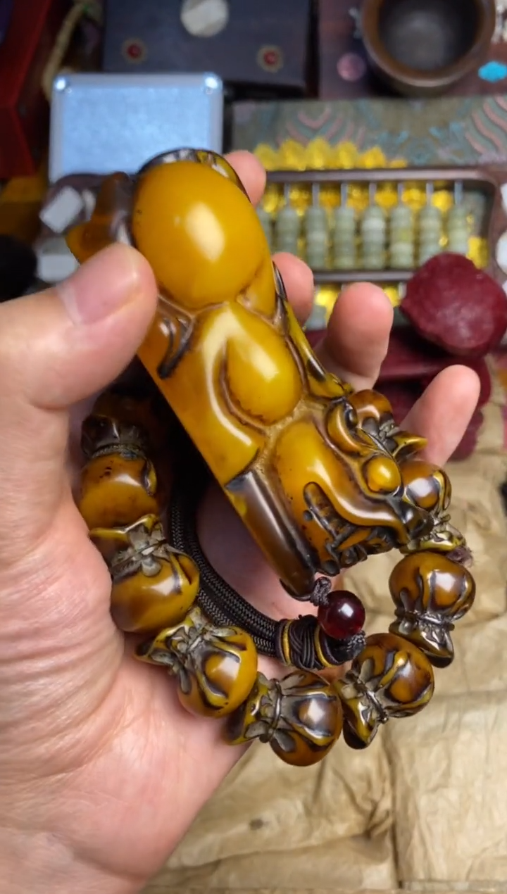 未镶嵌蜜蜡裸石主播推荐主播推荐