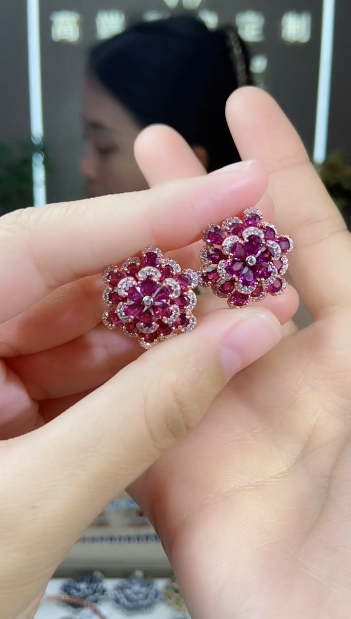 【闪购商品】石榴石耳饰银S925镶嵌耳饰