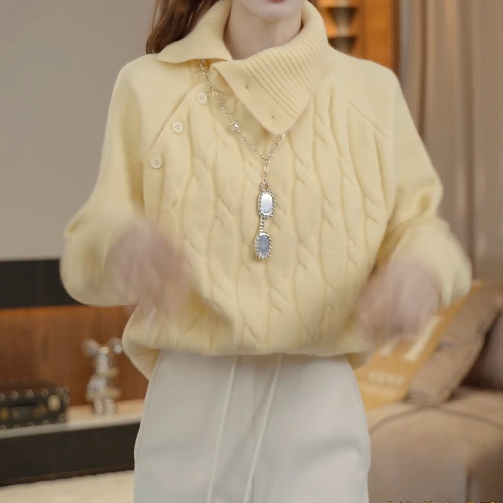 秋冬新款轻奢时尚气质洋气显瘦宽松不规则斜扣高领糖果色毛衣女