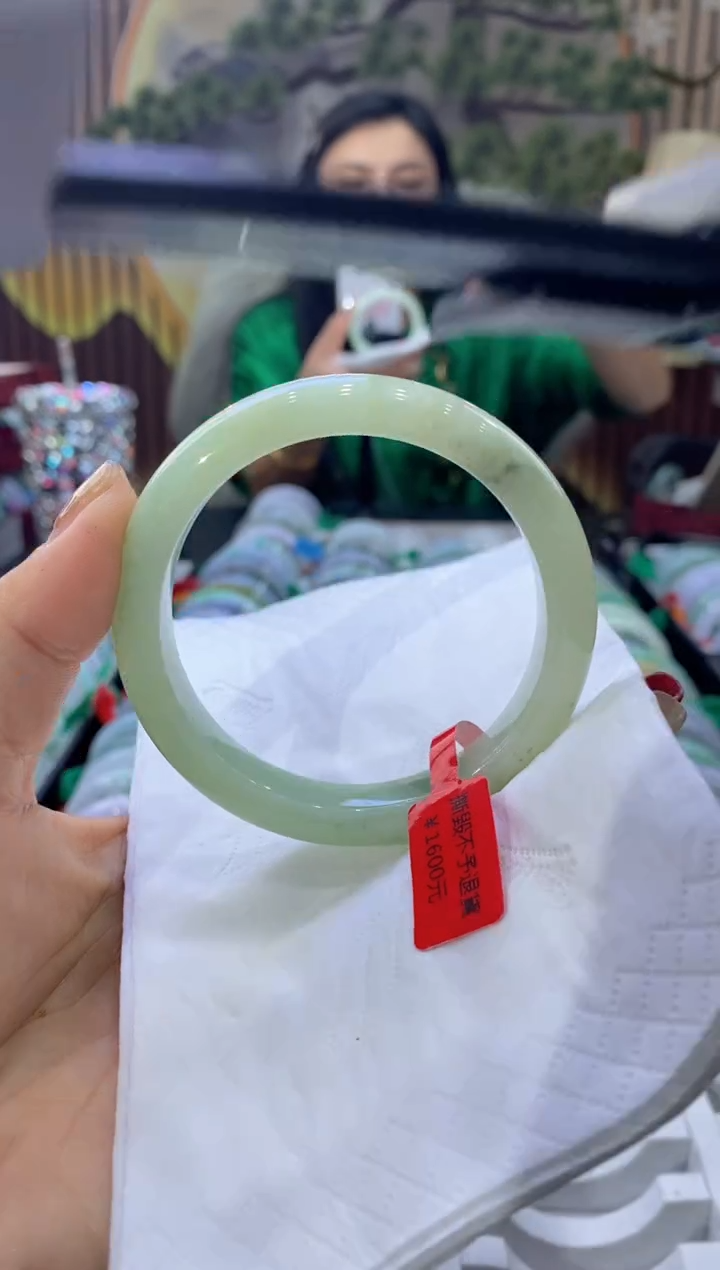 【闪购商品】翡翠手镯未镶嵌多人00048