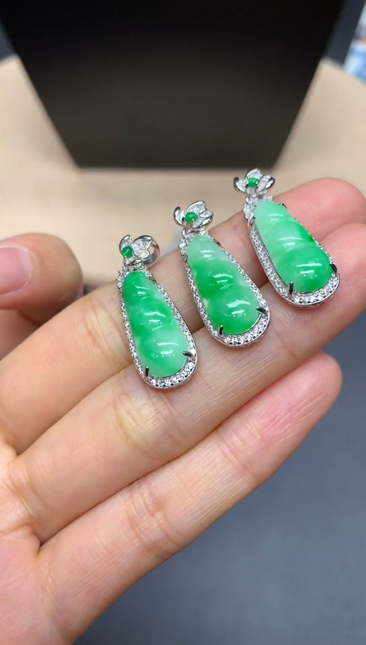 【闪购商品】翡翠吊坠(不含链)银S925镶嵌福豆【多样性发其一】
