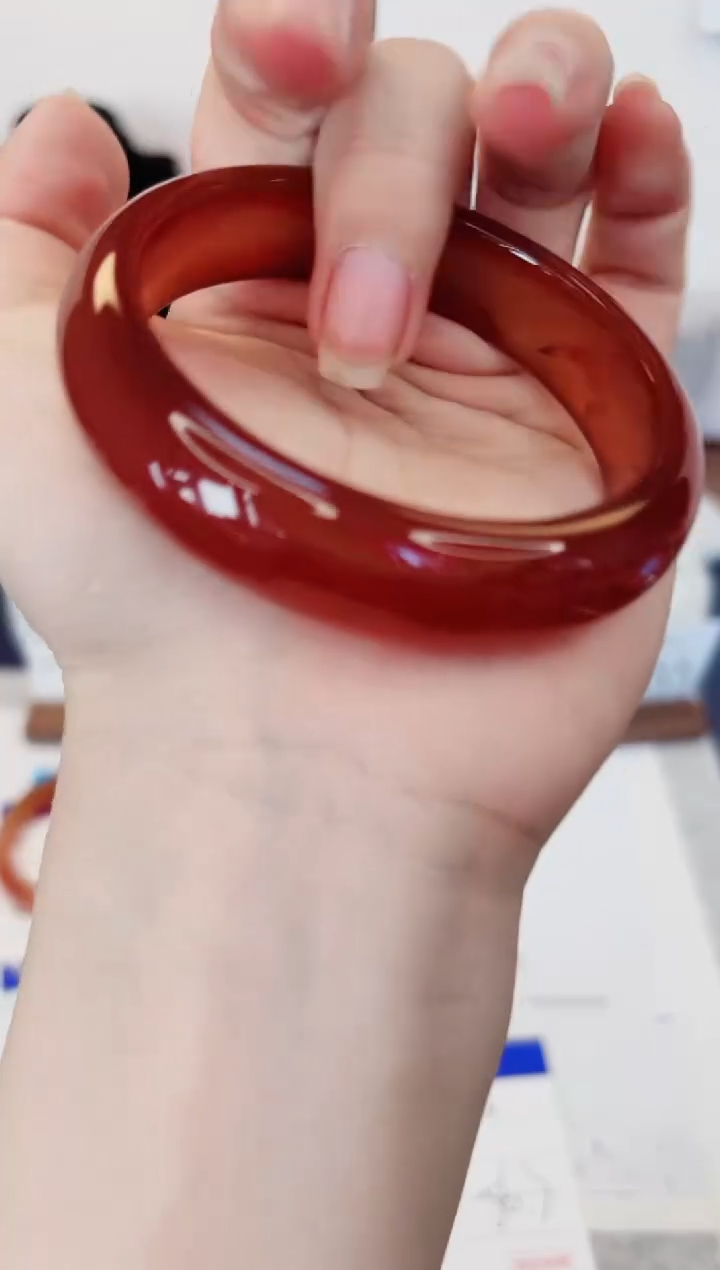 【闪购商品】石英质玉手镯未镶嵌240