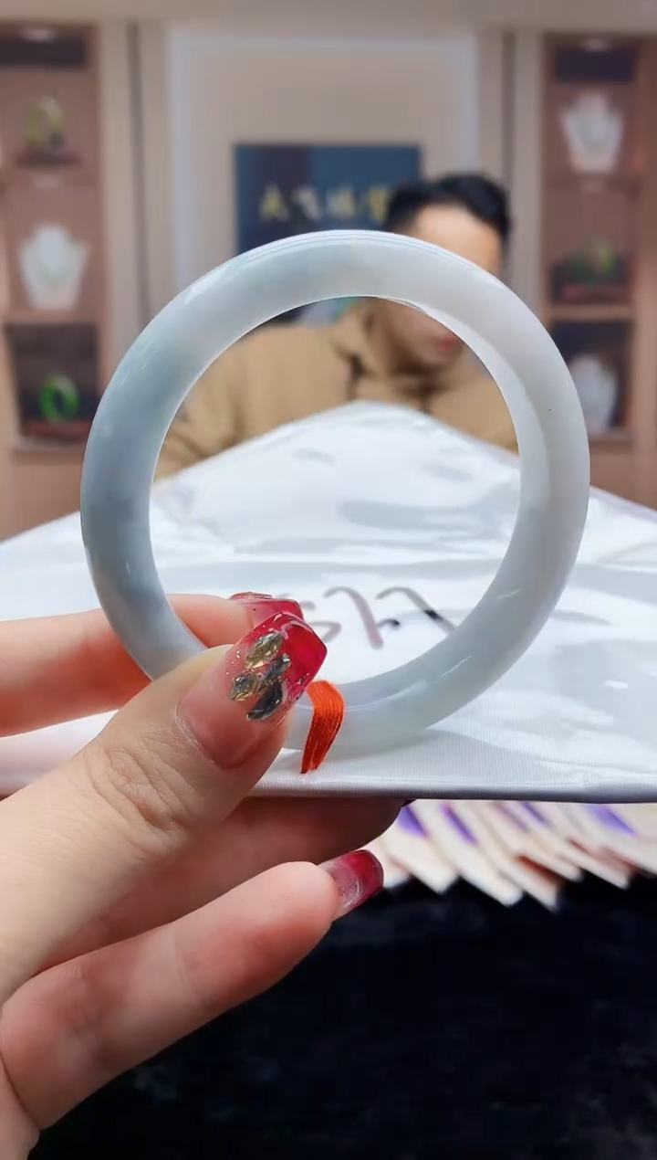 【闪购商品】翡翠手镯未镶嵌    H96-310