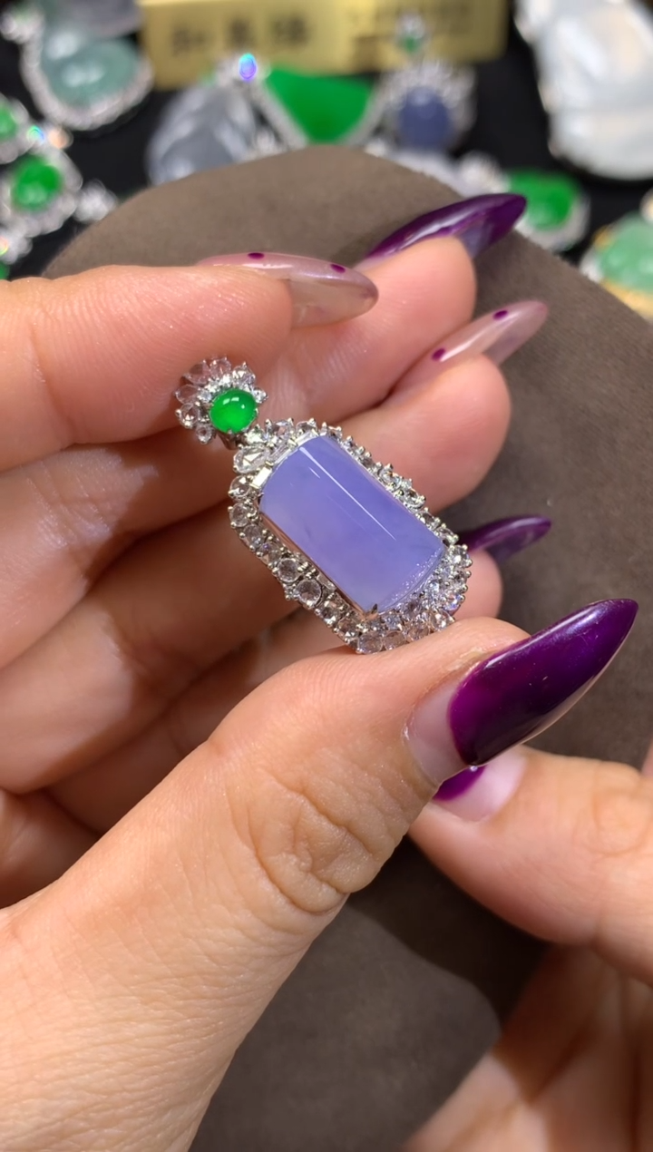 颈饰18K金镶嵌翡翠翡翠吊坠（福利好价）