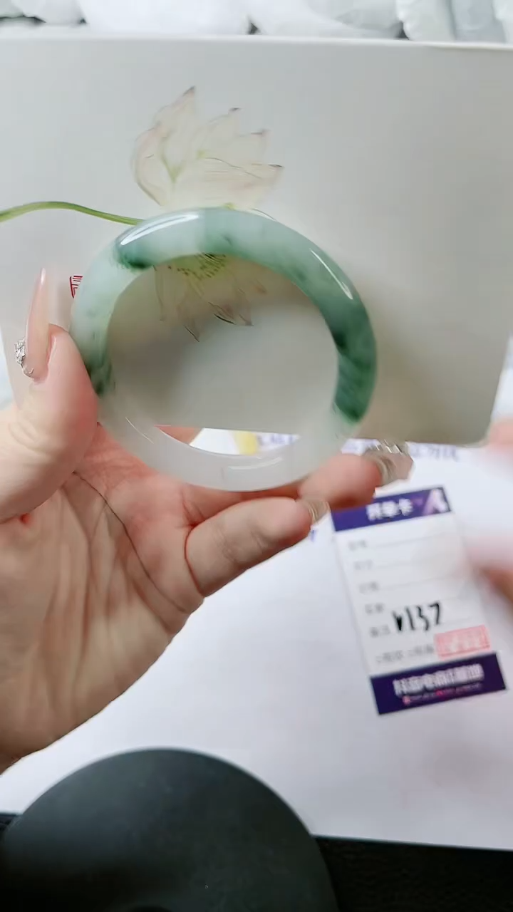 【闪购商品】石英质玉手镯未镶嵌多样性发货V137