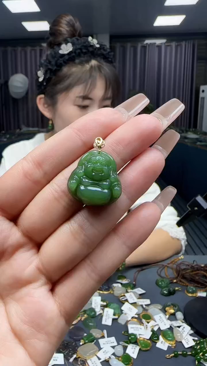 【闪购商品】和田玉挂件18K金镶嵌1