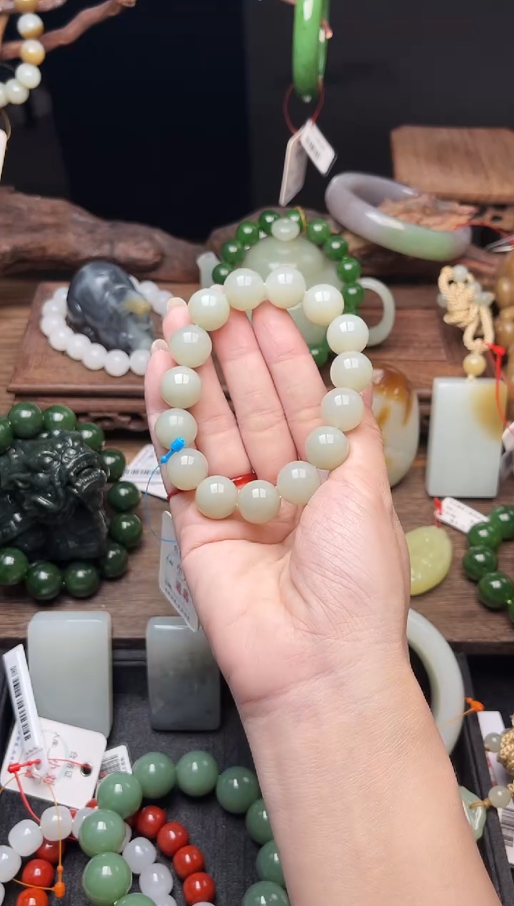 手串未镶嵌和田玉卡14且末青白 圆珠9007510