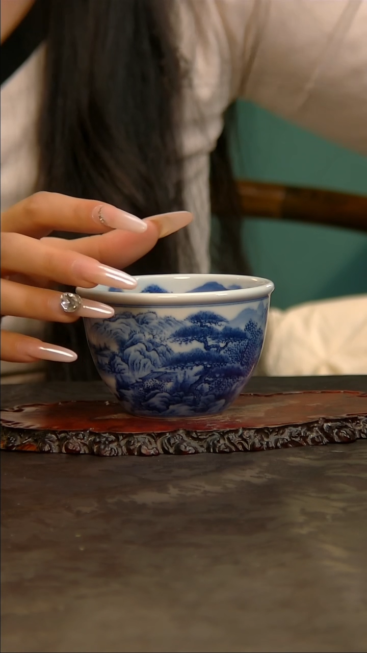 【闪购商品】青花手绘山水主人杯