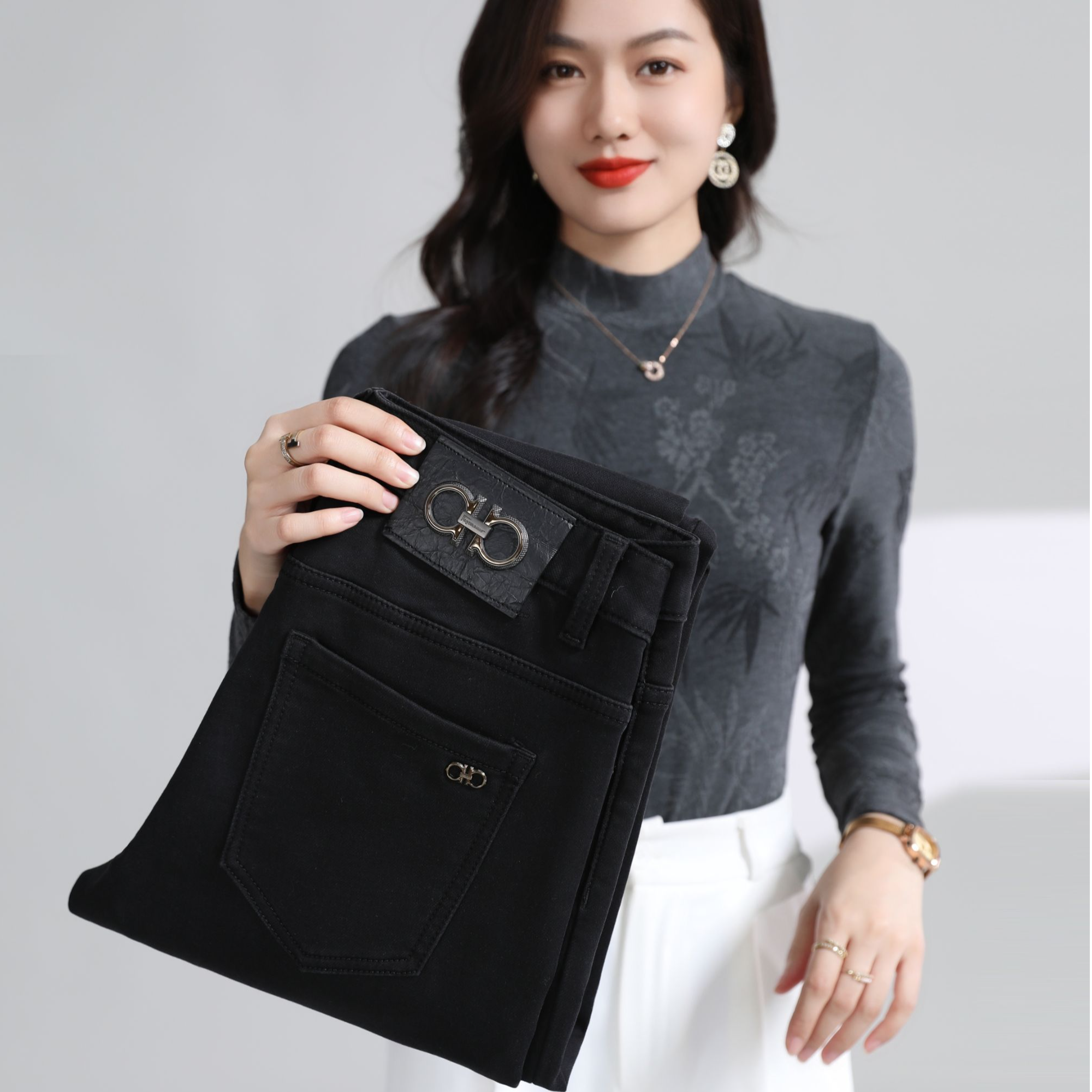 黑色轻奢欧货牛仔裤男士秋季新款潮流长裤修身直筒高端时尚裤子男