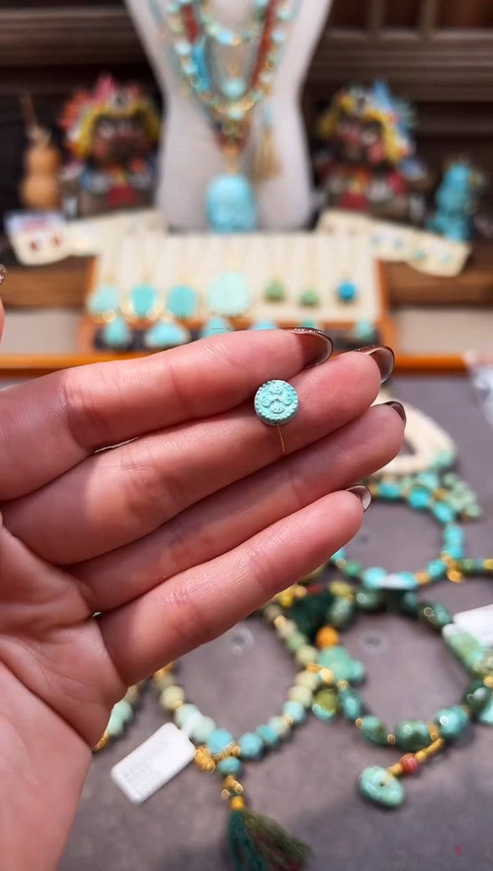 未镶嵌绿松石配饰金刚杵圆牌