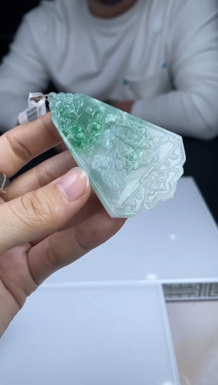 【闪购商品】定制翡翠未镶嵌01-15HDJT0130393